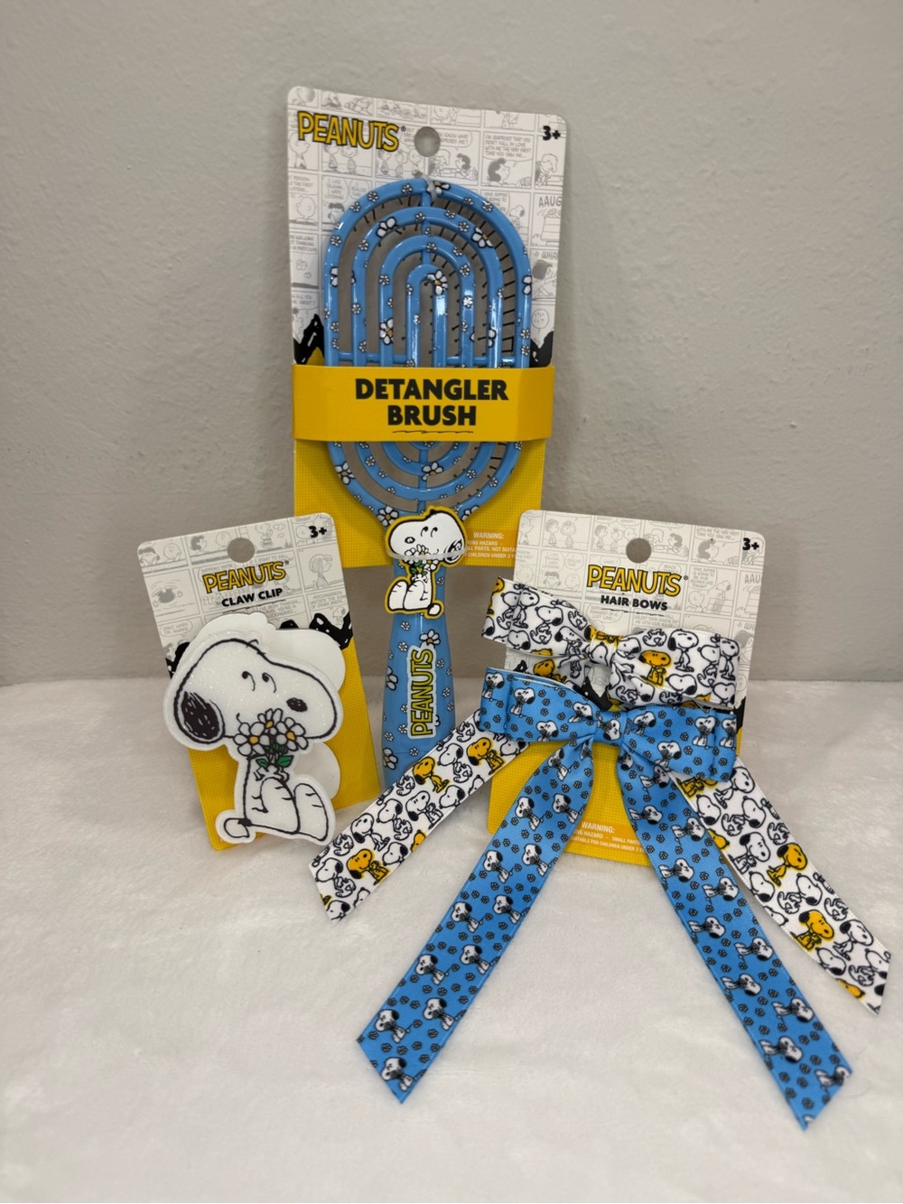 Peanuts Blue Snoopy Hair Bow, Claw Clip & Detangler Brush Set